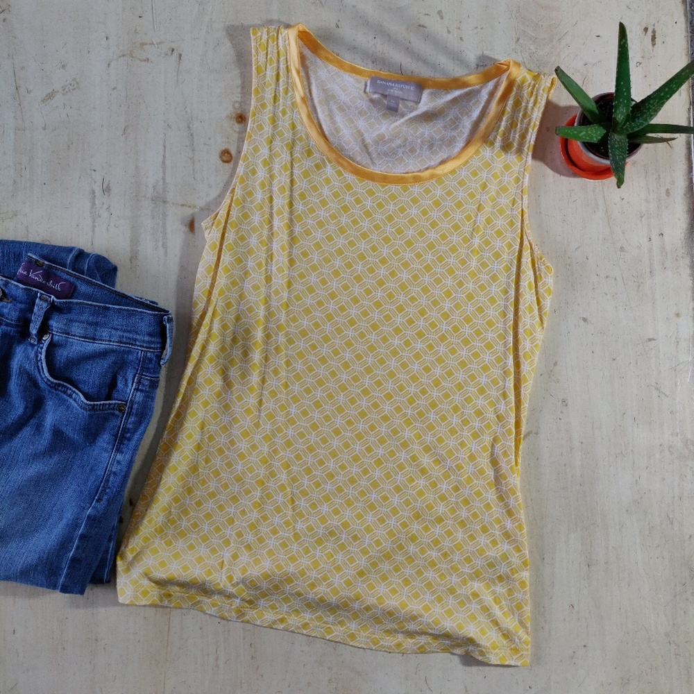 ‼ Banana Republic yellow and white patterned tank